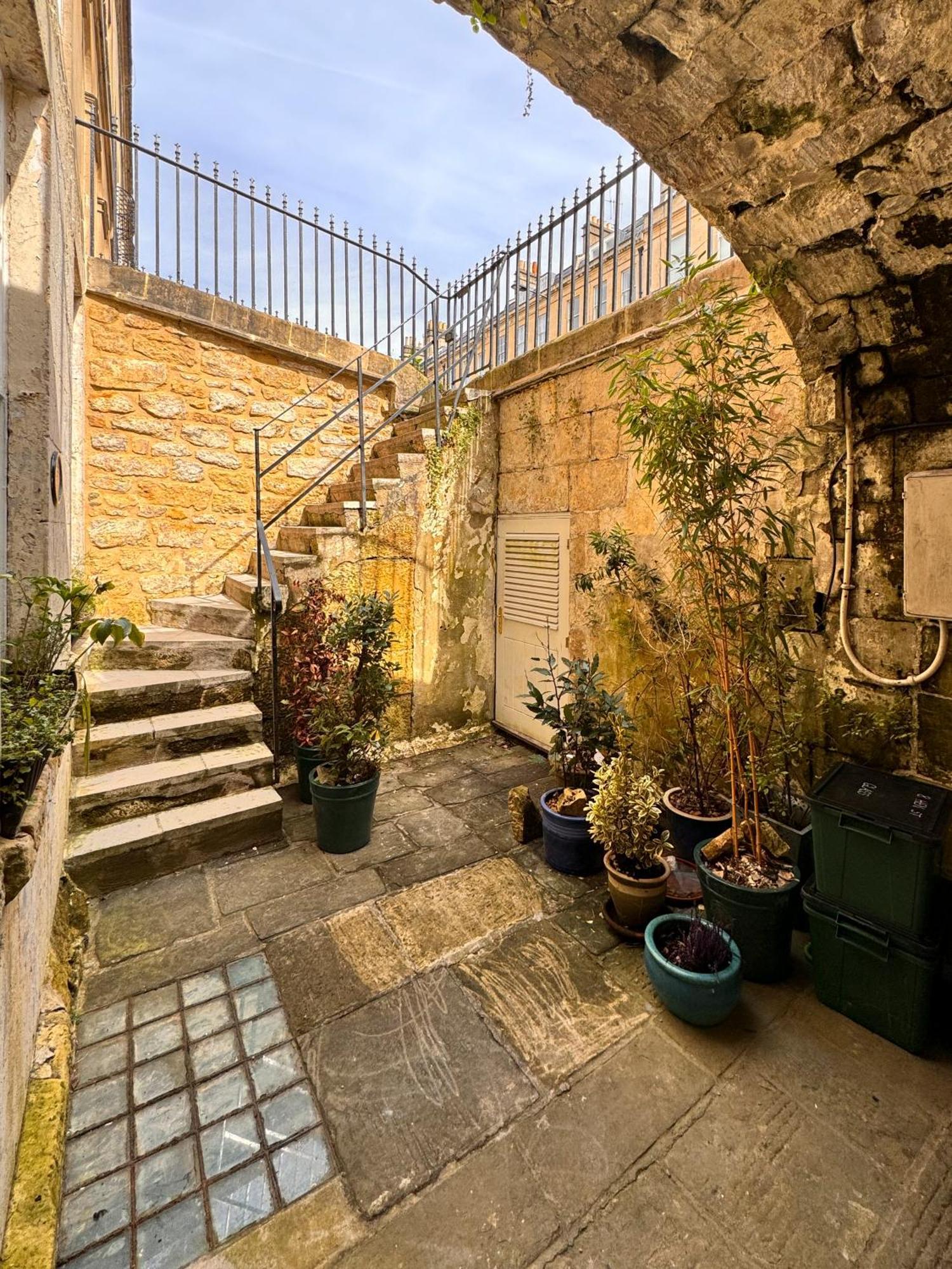 The Pickwick House 2 Bedroom Free Parking Bath Exterior photo